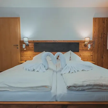 Gaestehaus Eder Penzion 4*